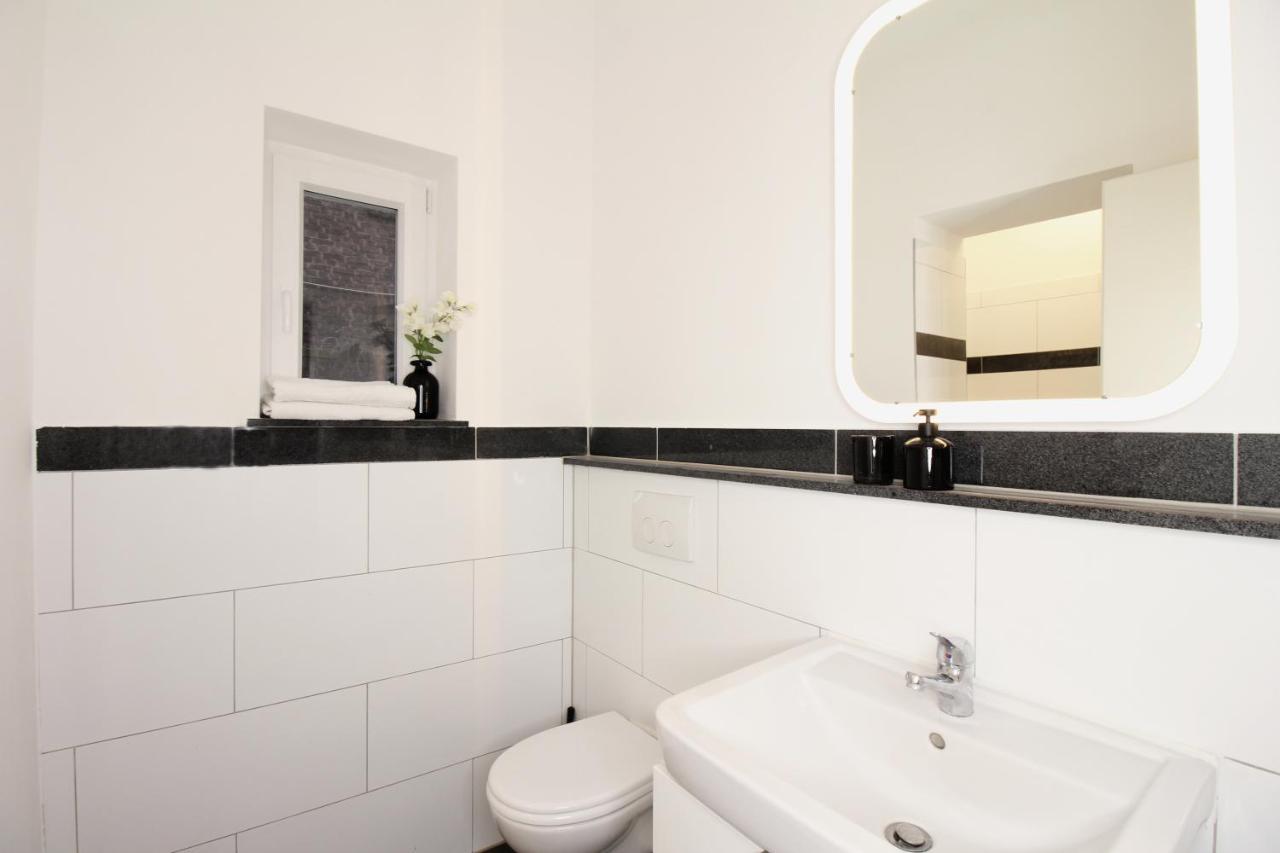 Moderne Apartments City Stadtnah -Junik Apartments ドゥイスブルグ エクステリア 写真