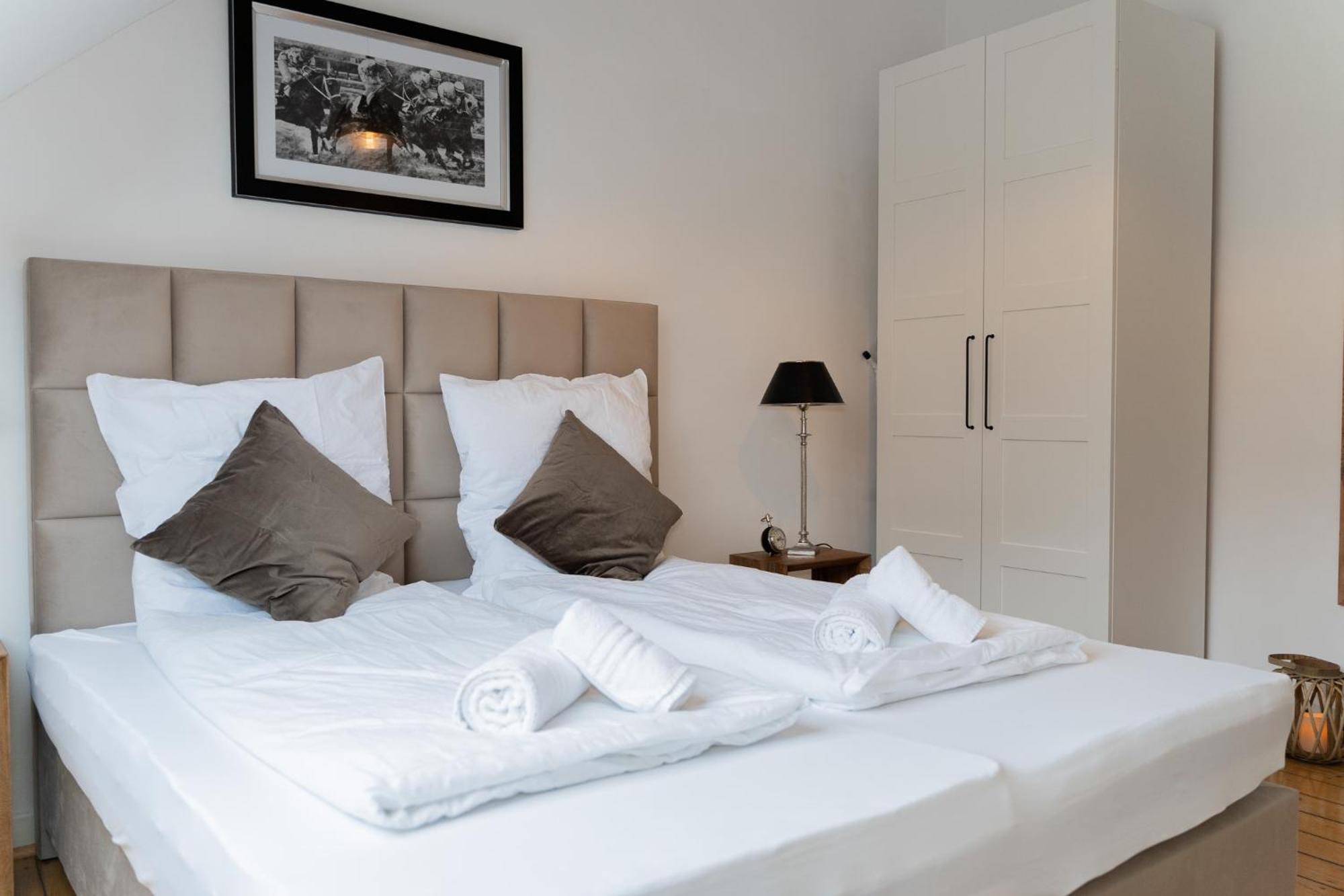 Moderne Apartments City Stadtnah -Junik Apartments ドゥイスブルグ エクステリア 写真