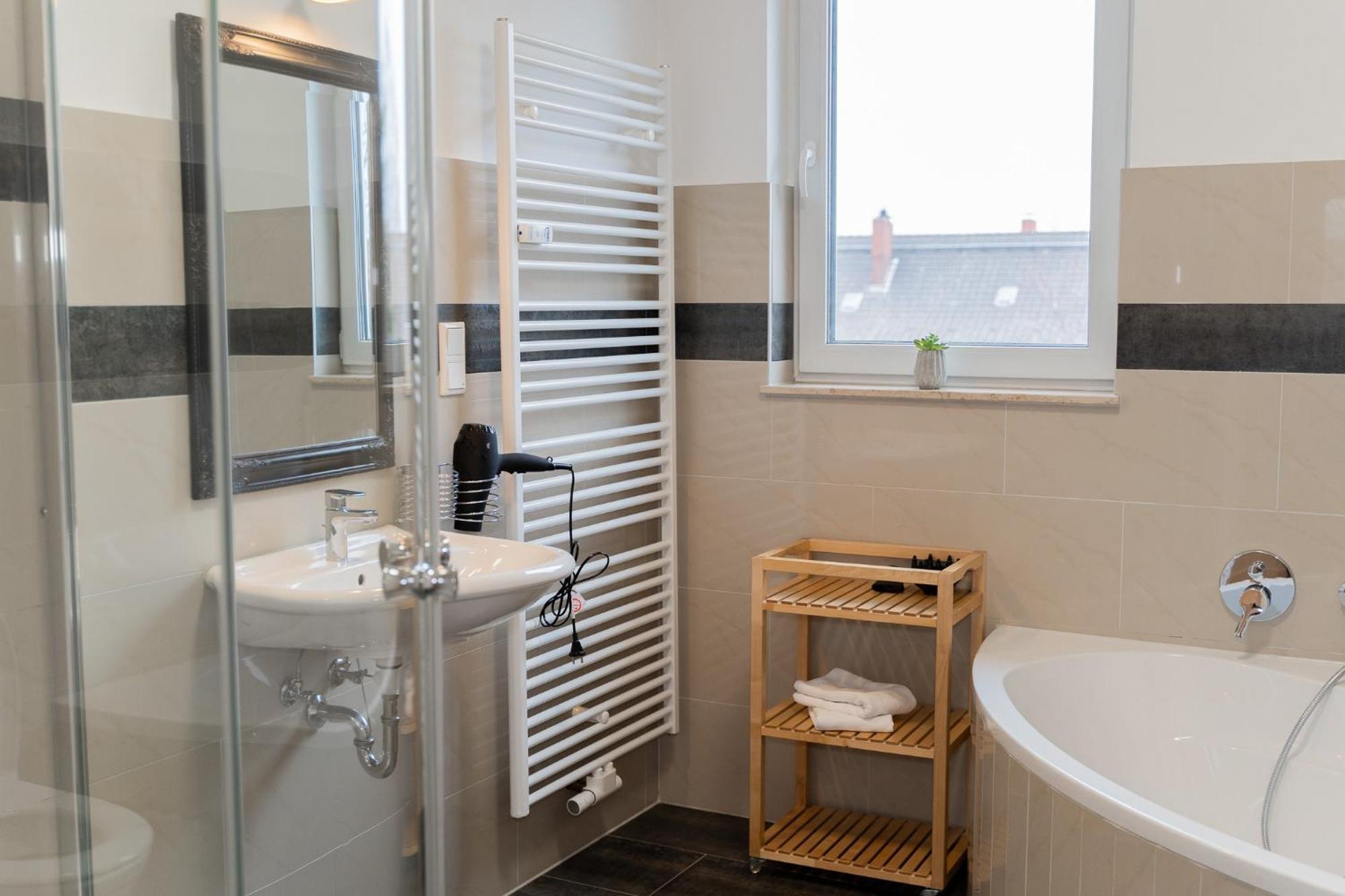 Moderne Apartments City Stadtnah -Junik Apartments ドゥイスブルグ 部屋 写真